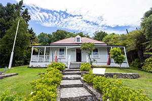 Okorore Ngā Toi Māori – Whare Taonga Gallery and Studios